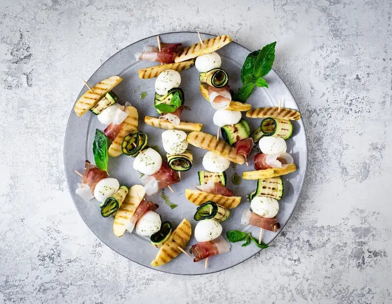 Spiedini estivi con Speck Alto Adige IGP, mele e zucchine