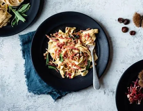 Tagliatelle con Speck Alto Adige IGP croccante e castagne